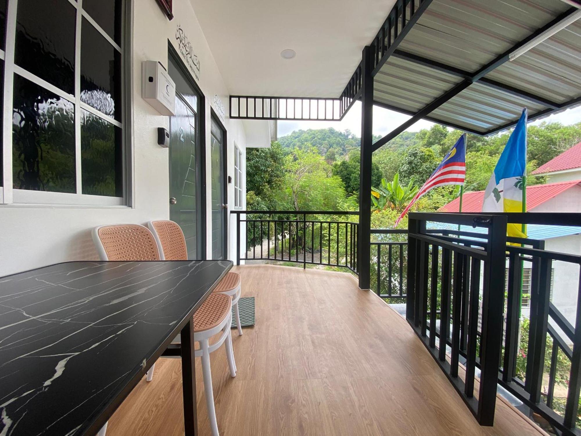 Roomstay Cikgu Mie バヤンレパス エクステリア 写真